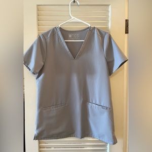 FIGS Casma Three-Pocket Scrub Top - Cement - Size Small